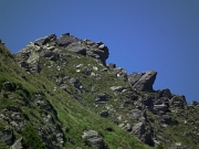 95 zoom sulla rocciosa cima del Monte Tartano...